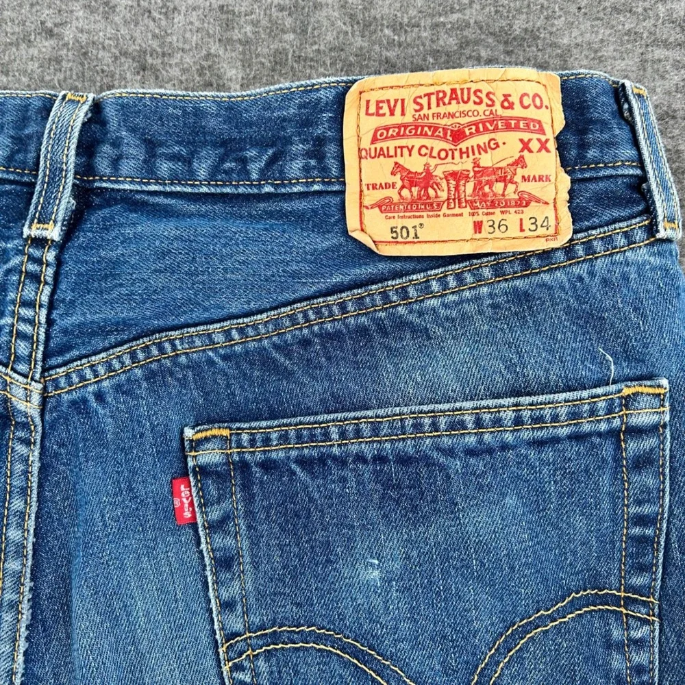 VTG Levis 501xx Mens Blue Denim Button Fly Jeans 36x34 Fits 35x32 Y2K Distressed
